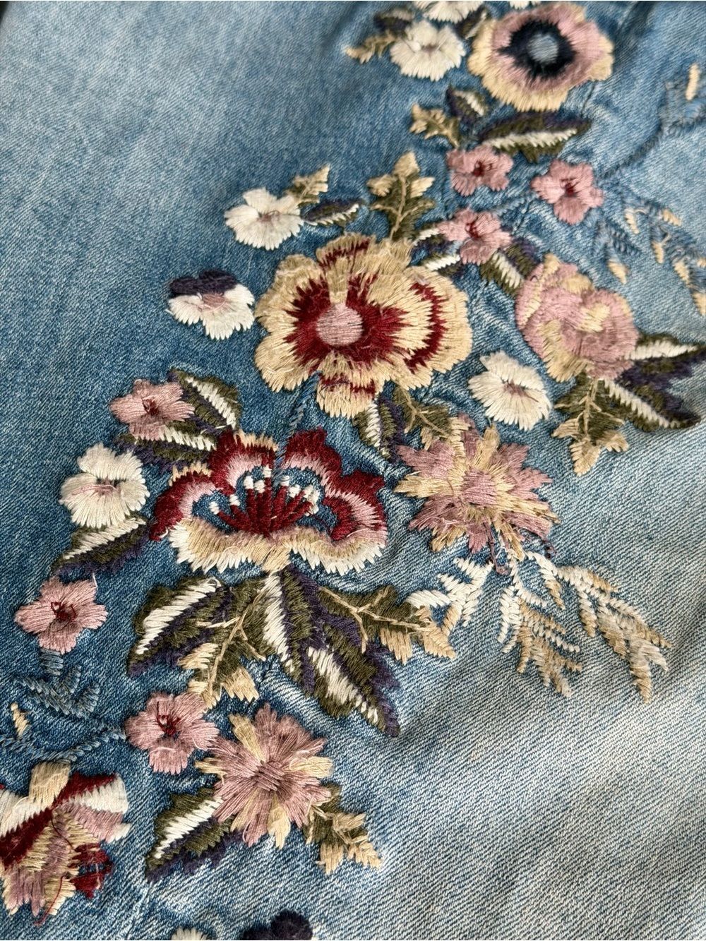 Sundance Catalog Driftwood Embroidered Jackie Jeans Floral Size 32 - Picture 5 of 12